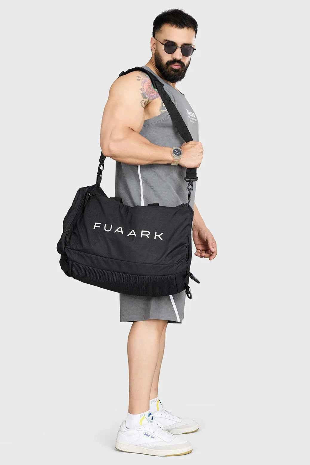 Fuaark NZ Peak Hybrid Bag in black, a versatile and stylish backpack with multiple compartments and sturdy shoulder straps.