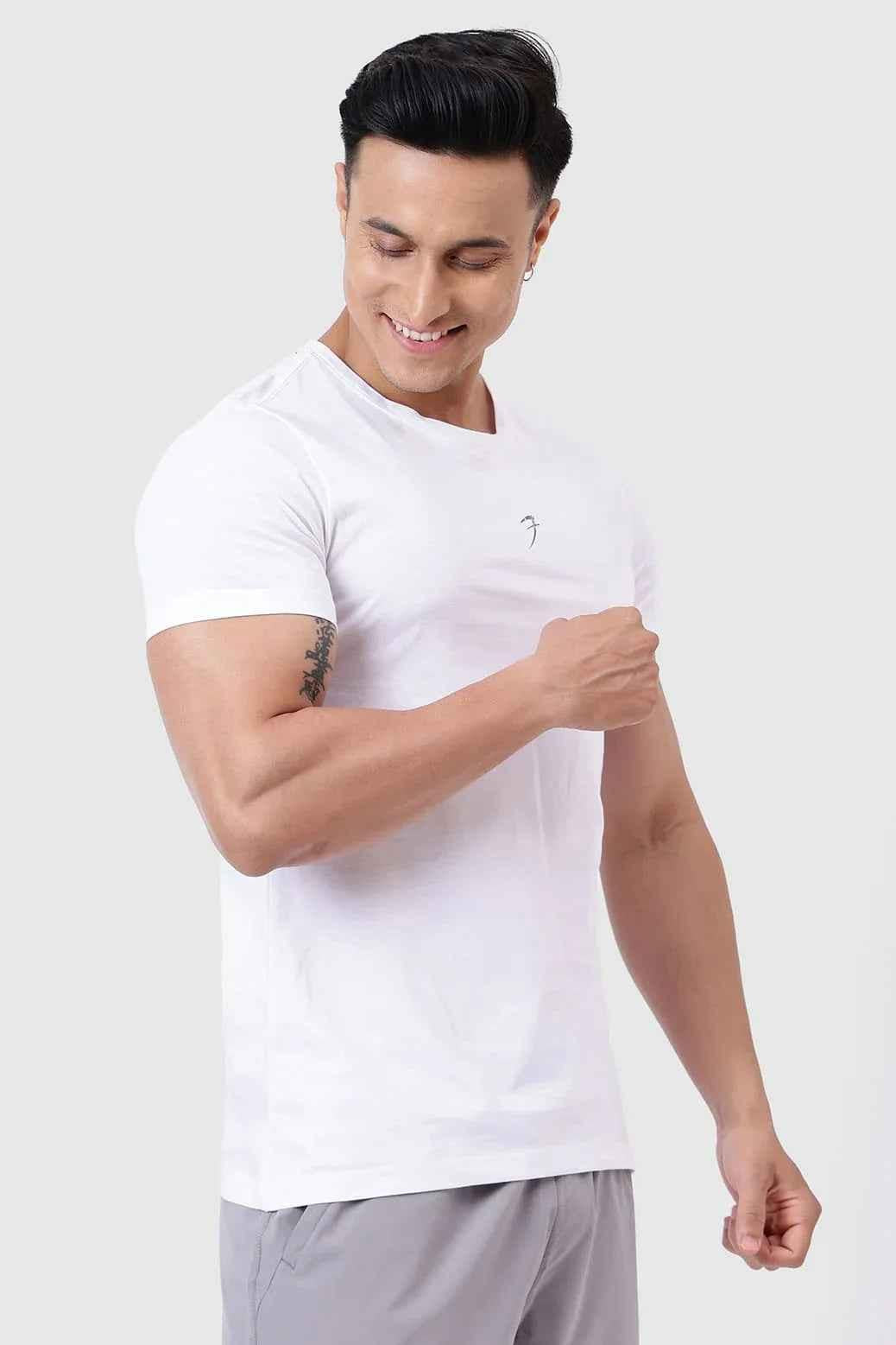 Fuaark Nz Brisk White T-shirt for men, casual style and comfortable fit, shown on a plain background.