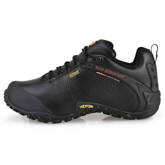 Men's and women's outdoor cowhide climbing shoes in brown, durable hiking footwear designed for outdoor adventures.