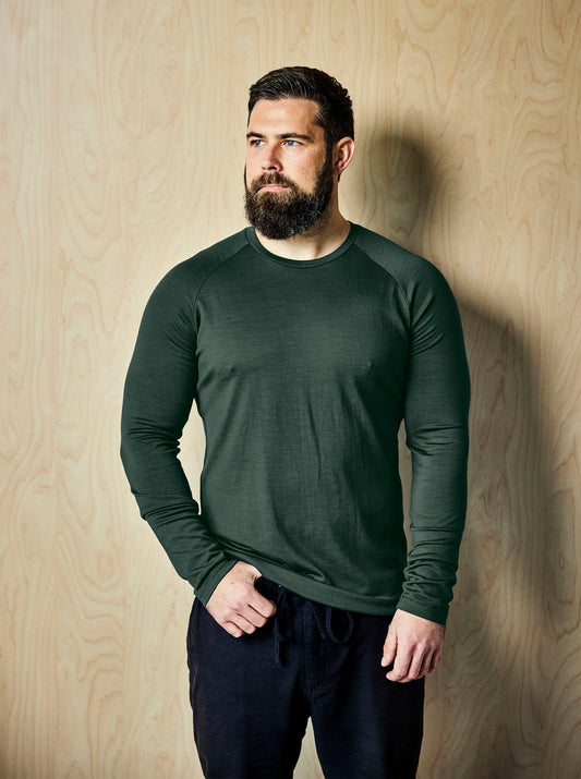 Men's OG Long Sleeve by Merino 365 NZ in Balsam, made from 100% Merino wool, close-up of soft, warm wool fabric.