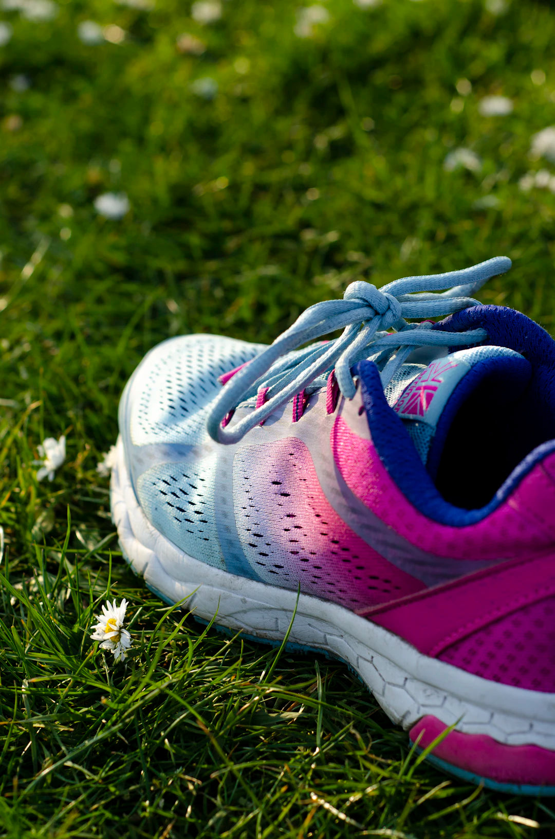 Discover Lightweight Running Shoes for Women Athletes