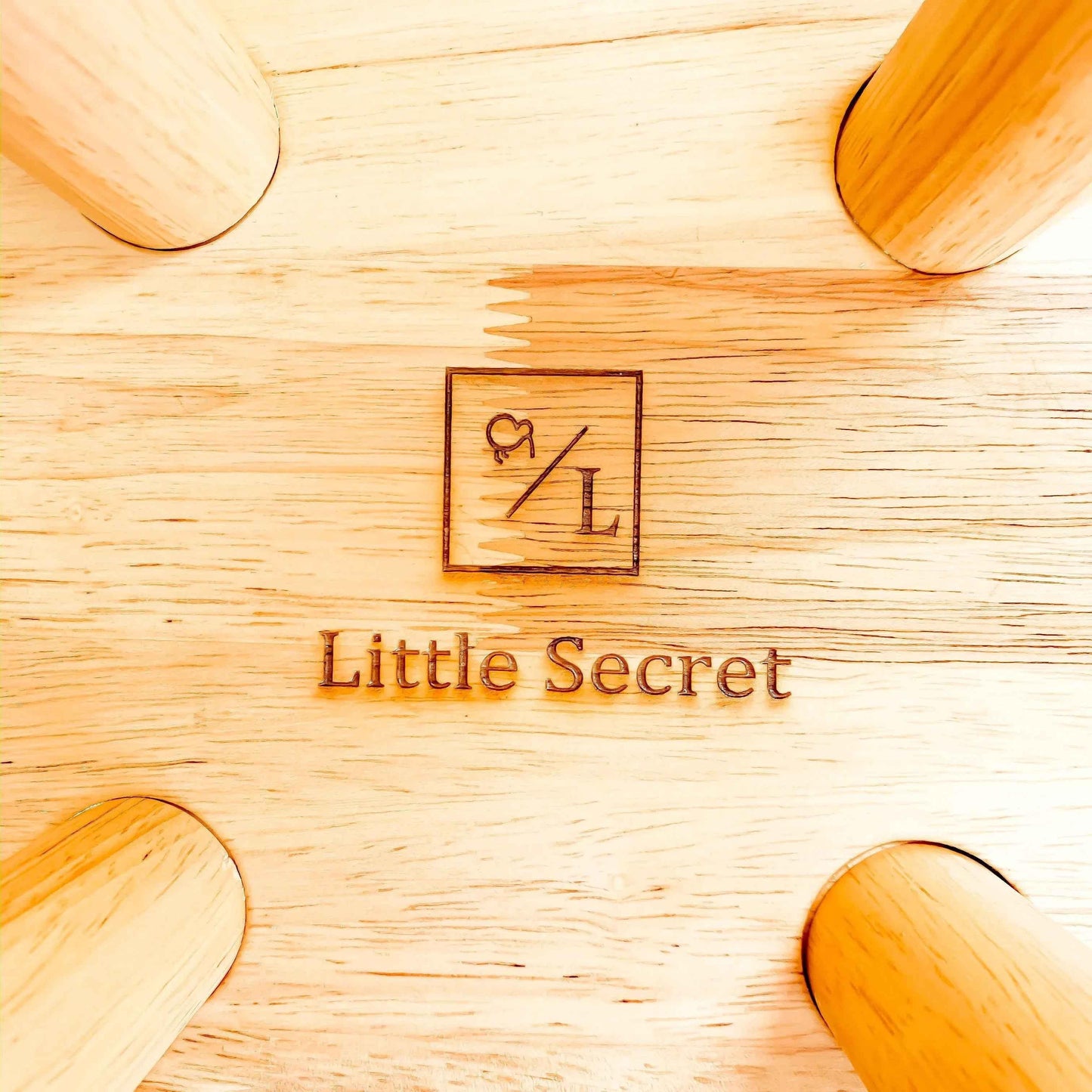 Solid Wood Kids Furniture Zoo Round Table