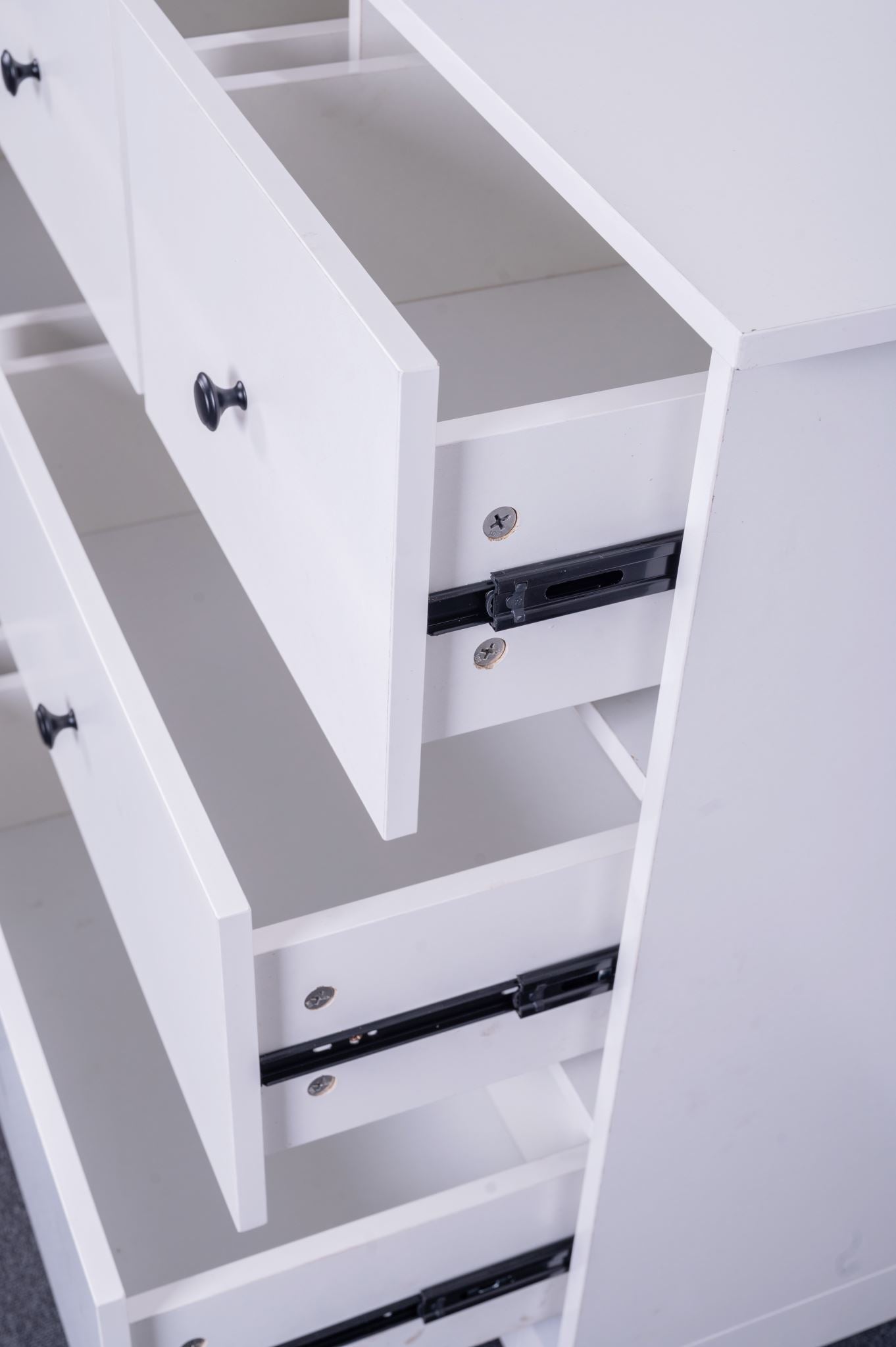 'Pamela' Chest of 7 White Drawers sue-e furniture