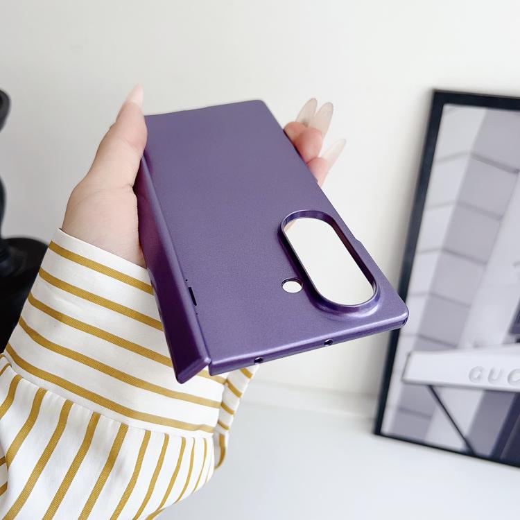 Integrated Spring Axis Skin Feel Phone Case