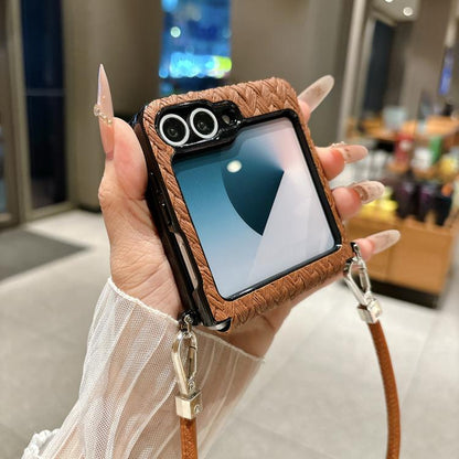 Nameplate Style Straw Pattern Side Buckle Phone Case with Strap, For Galaxy Z Flip8 5G, For Samsung Galaxy Z Flip6 5G / Flip7 FE, For Samsung Galaxy Z Flip7 5G, For Samsung Galaxy Z Flip5 5G