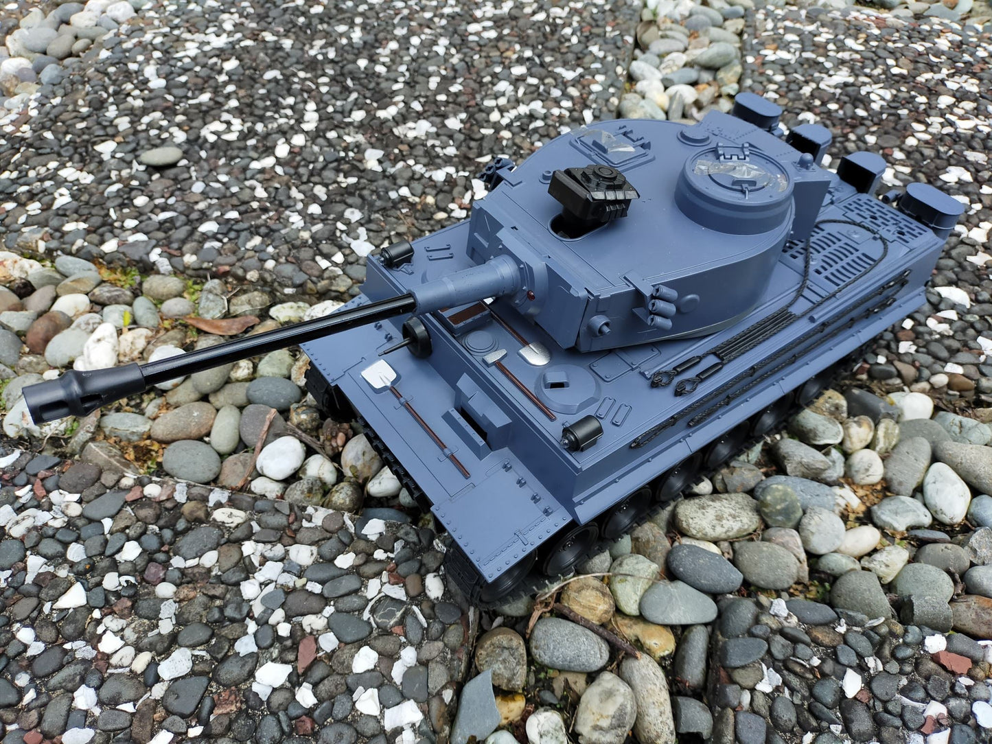 Remote Control Tank 1:18 2.4G Germany Tiger Battle Tank dealonline.co.nz