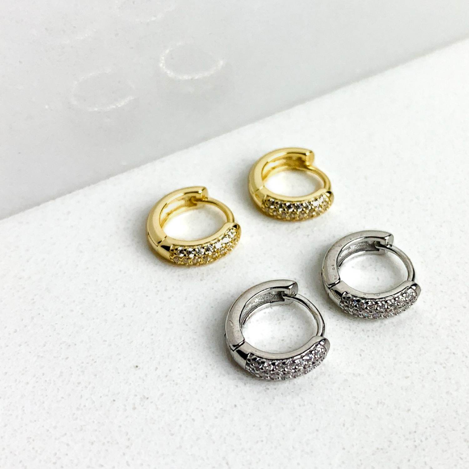 JANA HUGGIE HOOPS 1,2CM-1