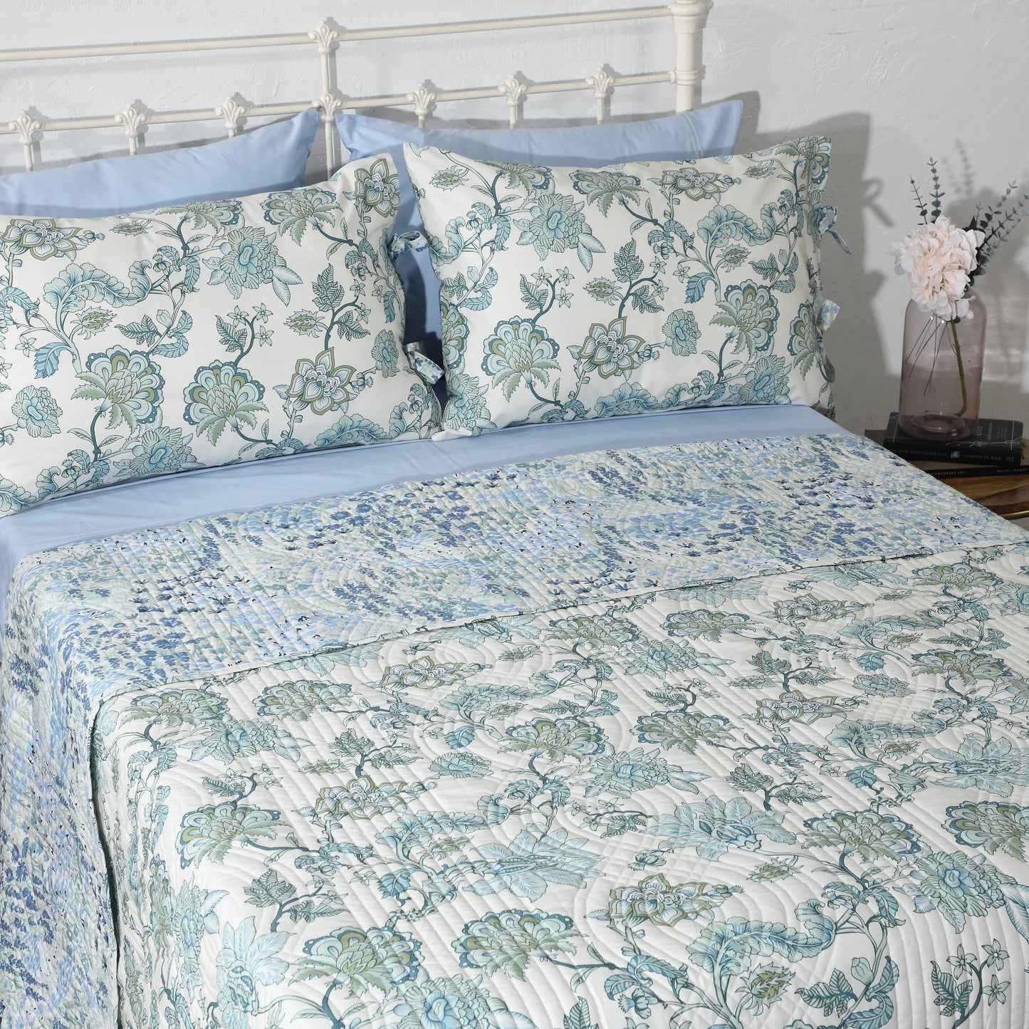 PERCALE REVERSIBLE QUILT SET - JACOBEAN WINDFLOWER Whites of London NZ