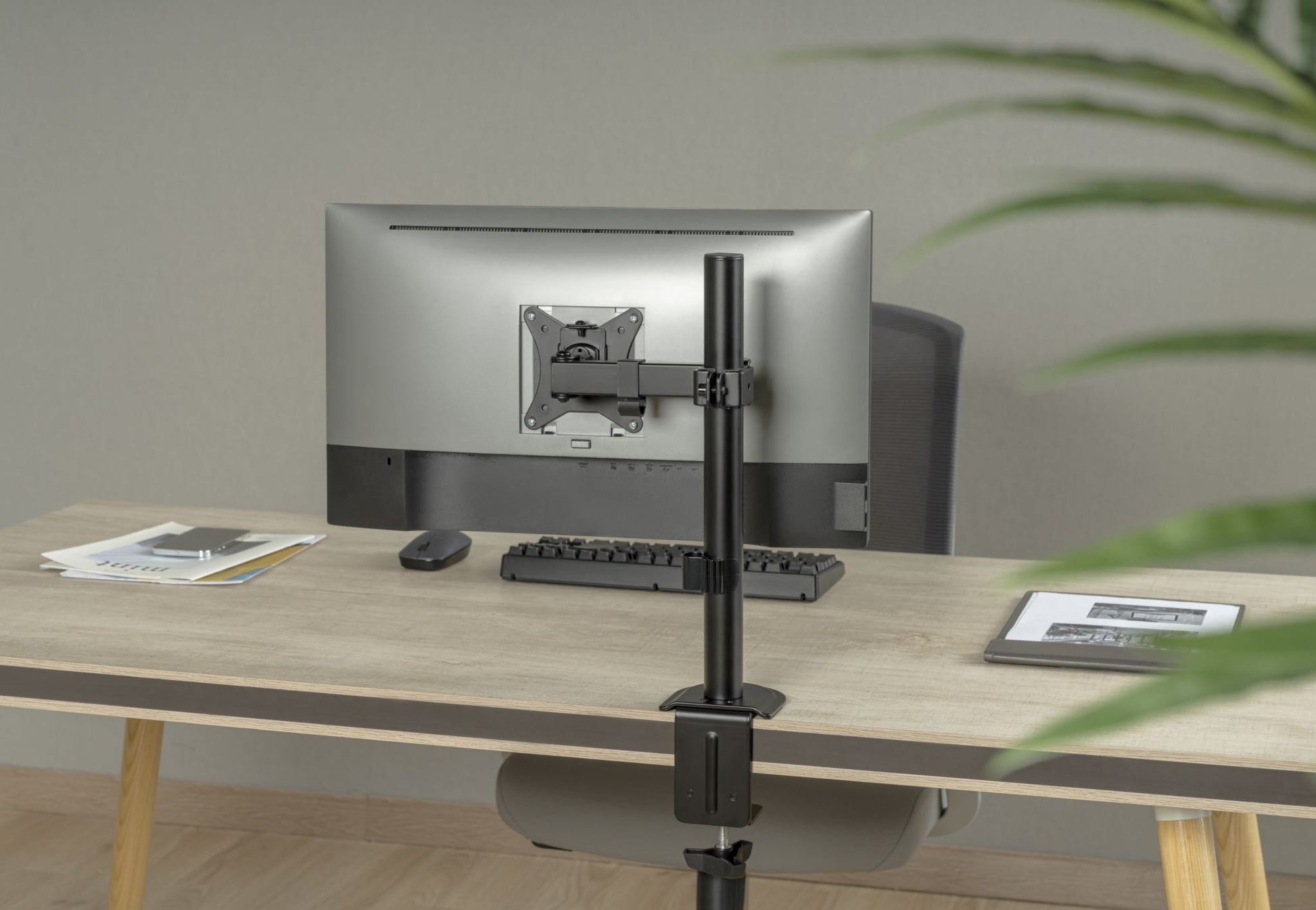 Locktight Single-Monitor steel articulating mount sue-e furniture