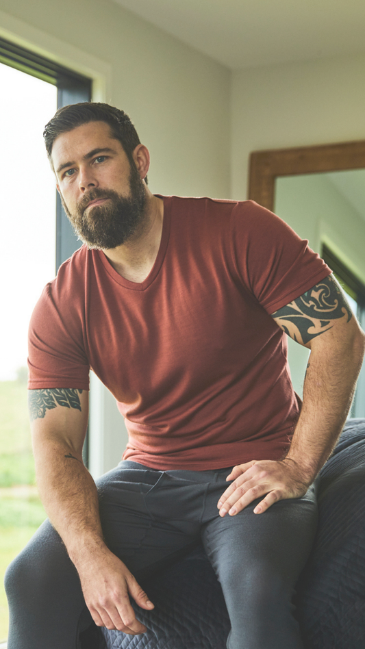 Men’s V-Neck T-shirt – Merino Blend 180gsm, Cinnamon Merino 365 NZ
