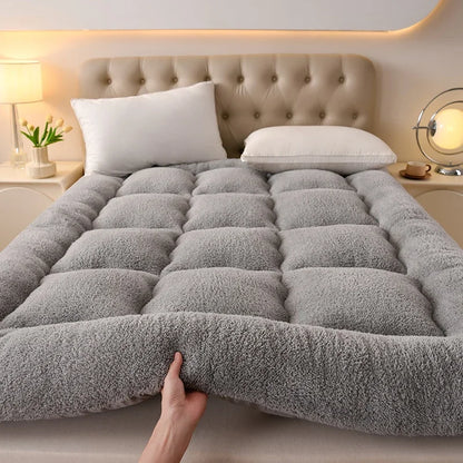 Soft Warm Autumn Winter Mattress Topper for Cozy Comfort and Relaxation