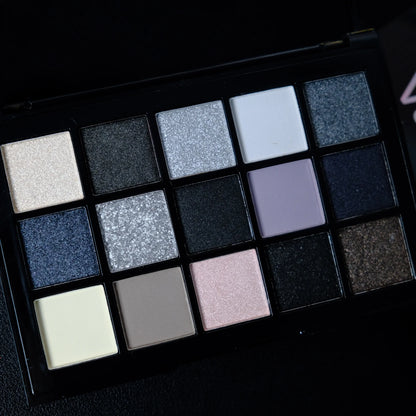Black Smokey Eyeshadow Palette, 15 Colours