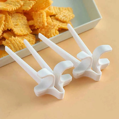 1PC Lazy Finger Food Clip, Portable Kitchen Tools, Practical Kitchen Accessories for Snacks & Gaming, Anti-Dirty Hand Design