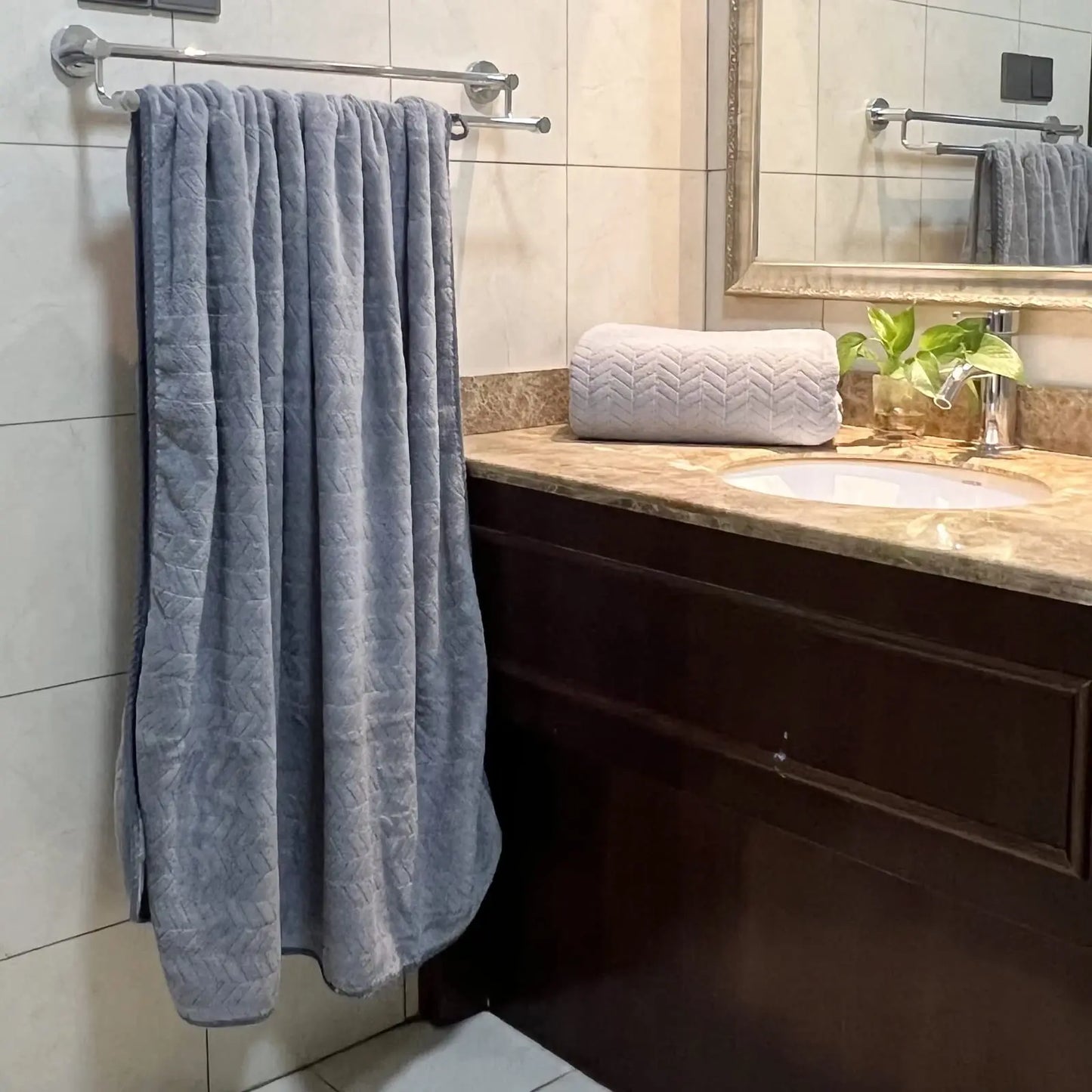 Extra Large Bath Towels, 27x55 Inch
