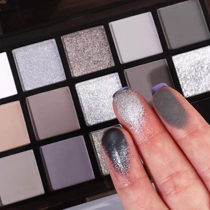 Black Smokey Eyeshadow Palette, 15 Colours