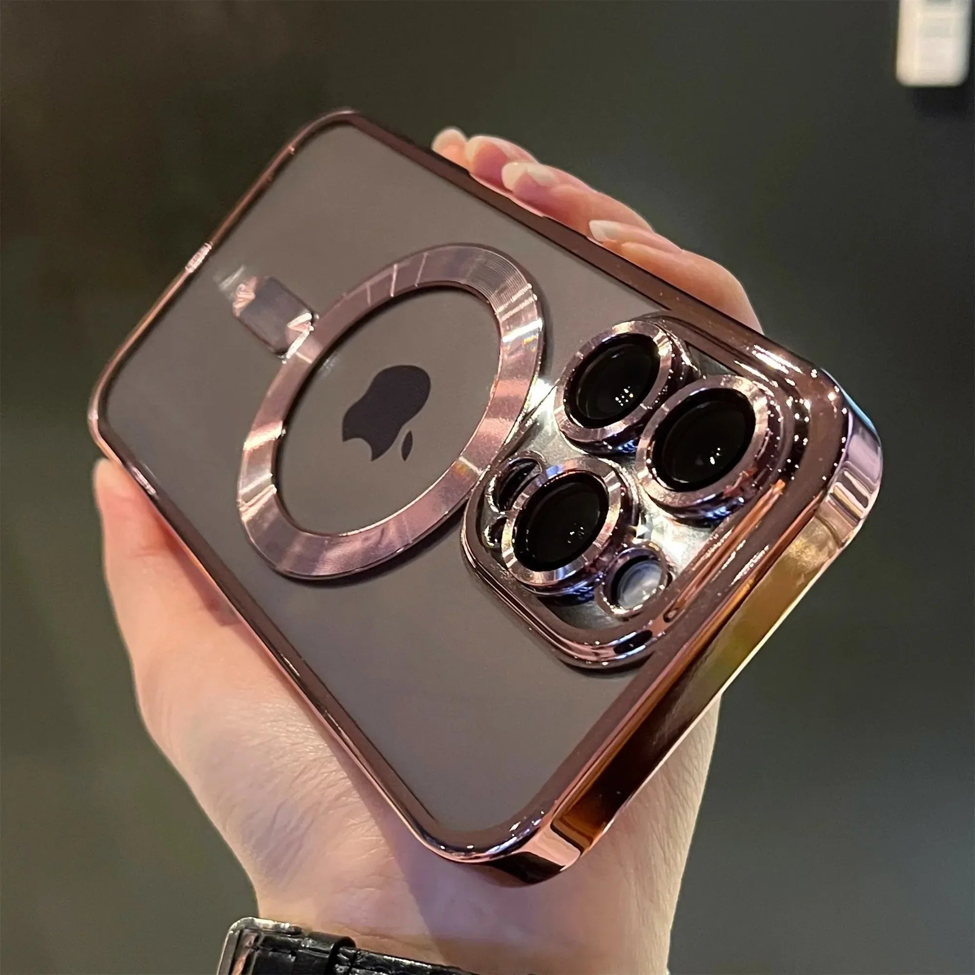 QIXTWO Luxury Magnetic Plating Clear Case - ShopHub