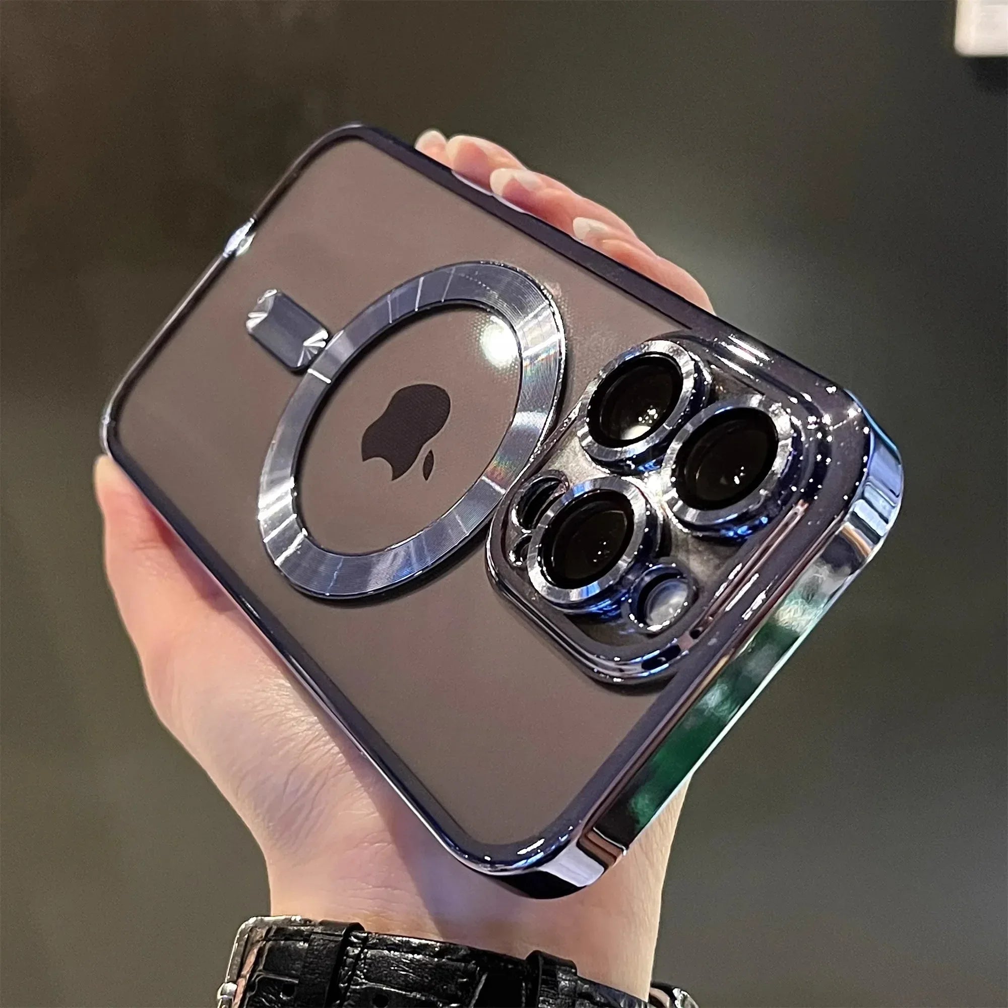 QIXTWO Luxury Magnetic Plating Clear Case - ShopHub