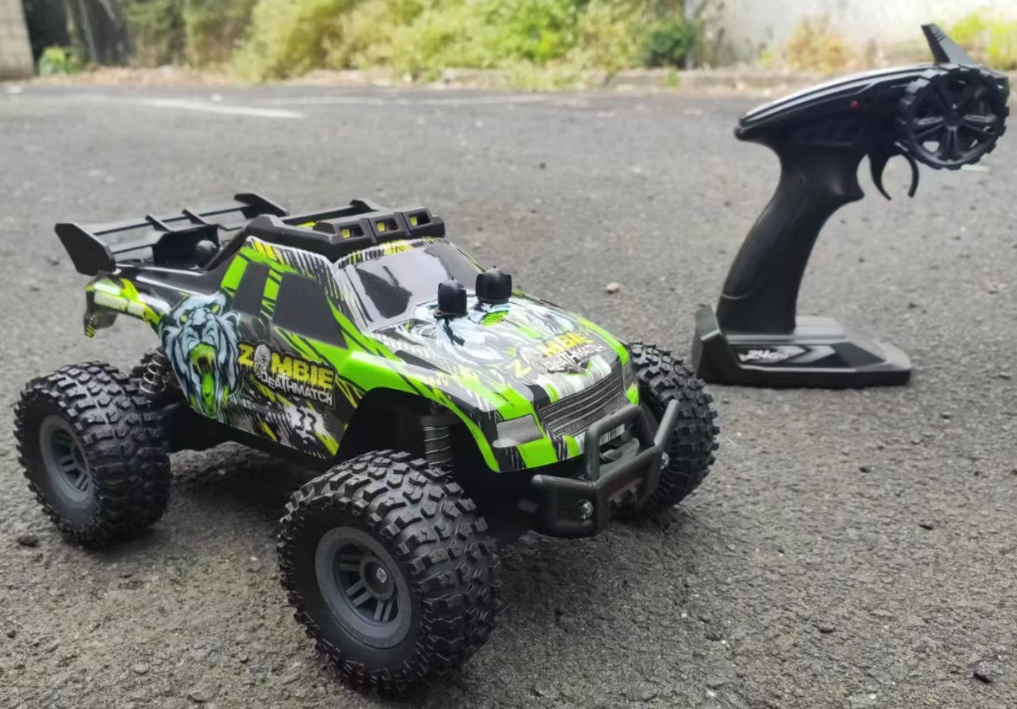 2.4GHz Rechargeable Remote Control Mountain Racing Car 15KM/H with Light dealonline.co.nz