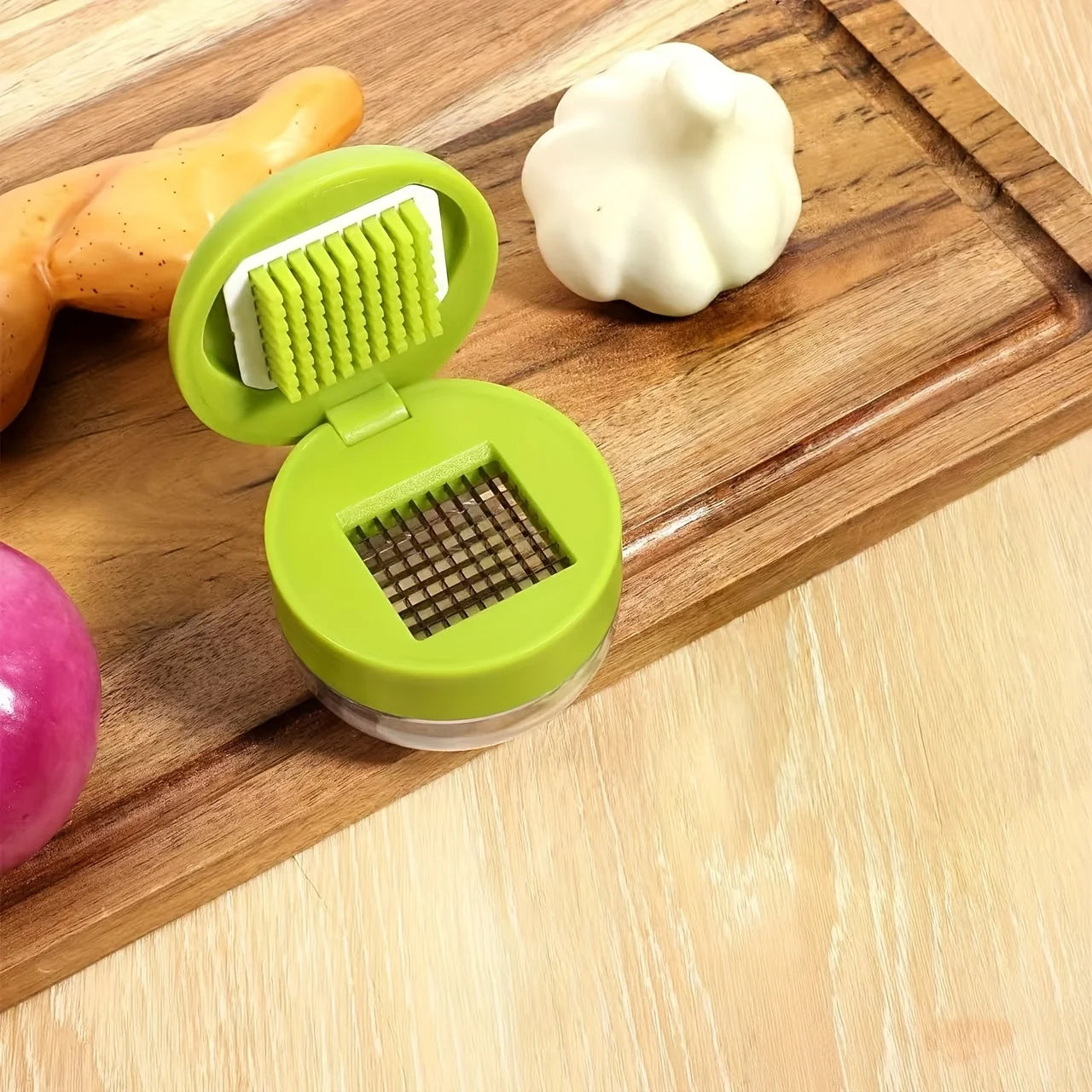 Manual Garlic Press Crusher - 1Pc Mincer Ginger Squeezer Kitchen Accessory for Home Cooking, Camping, and BBQ