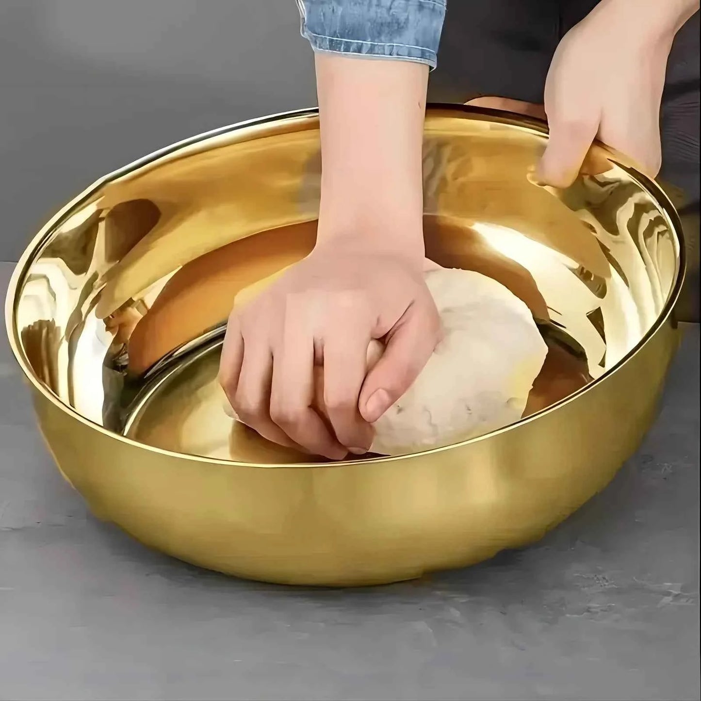 Stainless Steel Large Capacity Bowl, Suitable for Mixing Dough, Cleaning Vegetables, Stirring Salads, Easy To Clean