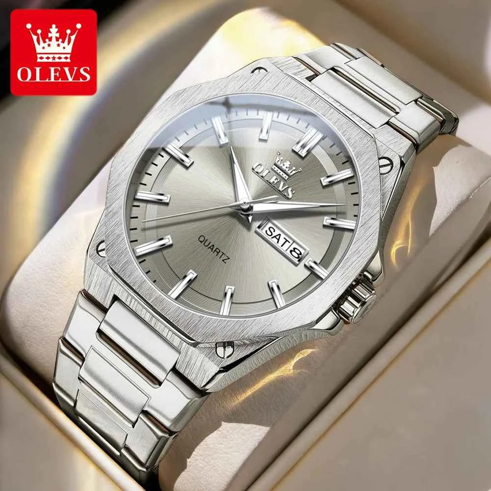 OLEVS 3733 Men Quartz Watch with Night Light Function, 30m Waterproof, Week Date Display - Luxury Sports and Business Brand Watch