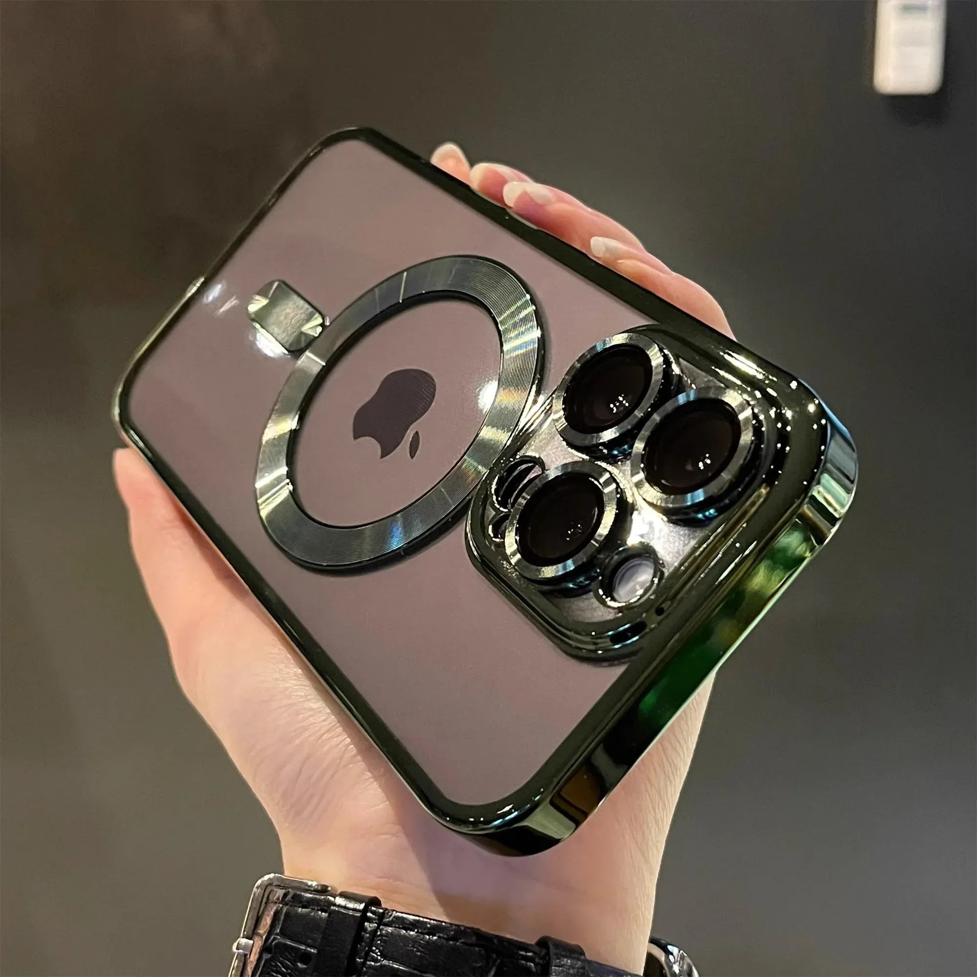 QIXTWO Luxury Magnetic Plating Clear Case - ShopHub