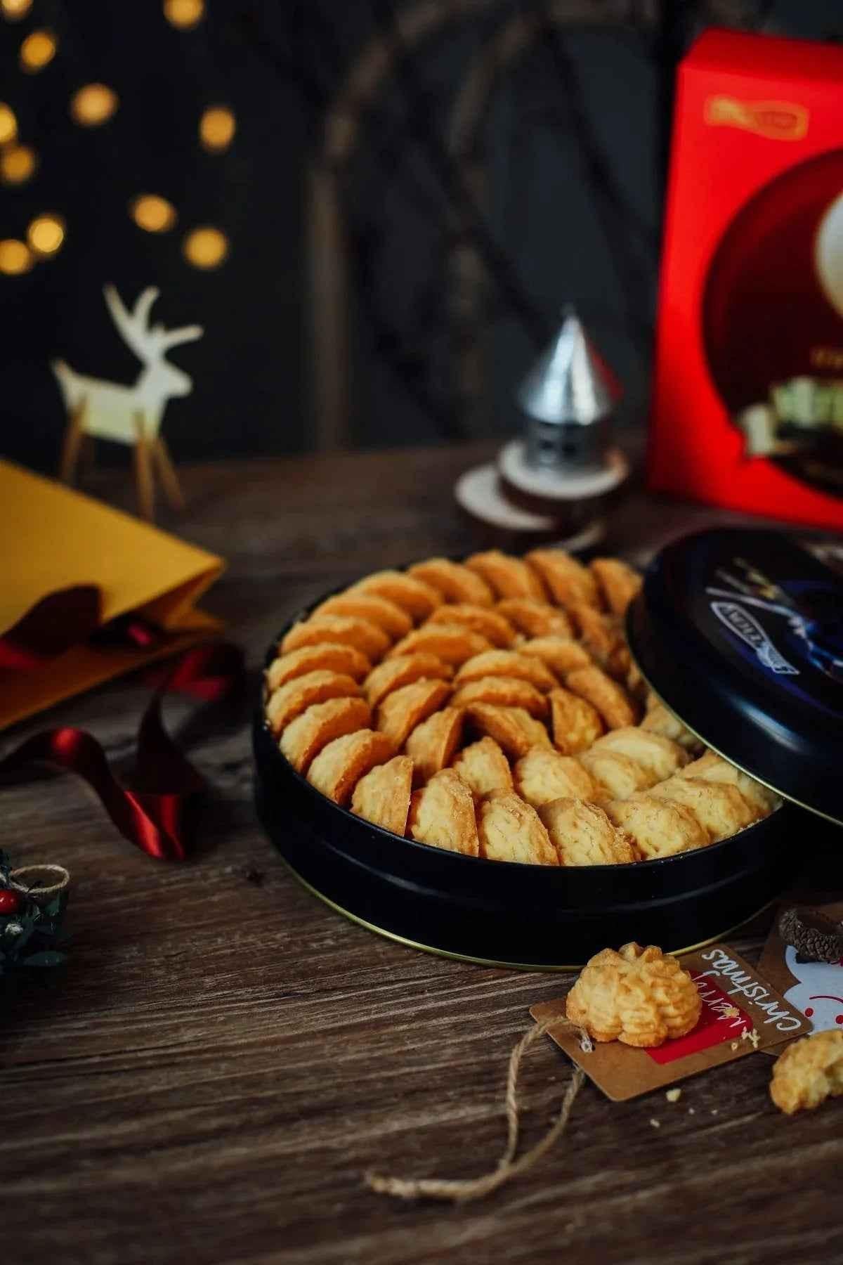 Lowrey Original Butter Cookies 8 Tins – Value Pack