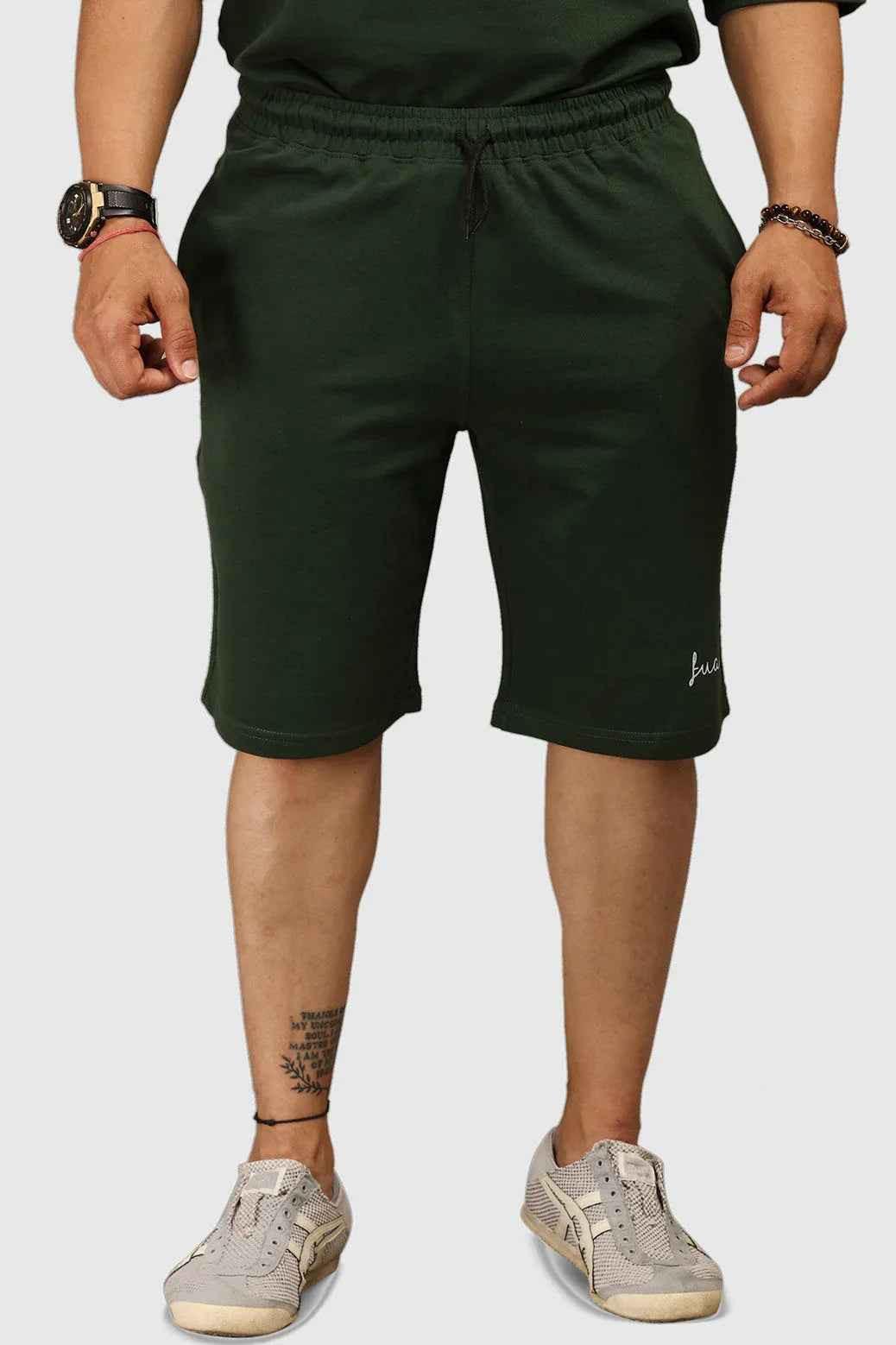 Fuaark Nz oversized green jogger shorts for men, featuring a relaxed fit and comfortable style perfect for casual wear.
