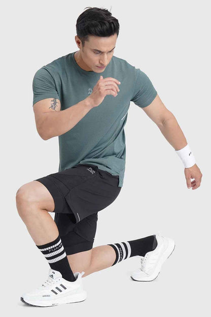 Black Fuaark Nz 2-in-1 mesh shorts with built-in support liner, breathable and quick-dry for active performance.