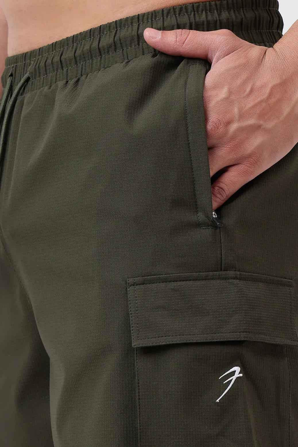 Fuaark NZ Delta Cargo Shorts in army green, men's casual shorts with multiple pockets and durable fabric for outdoor wear.