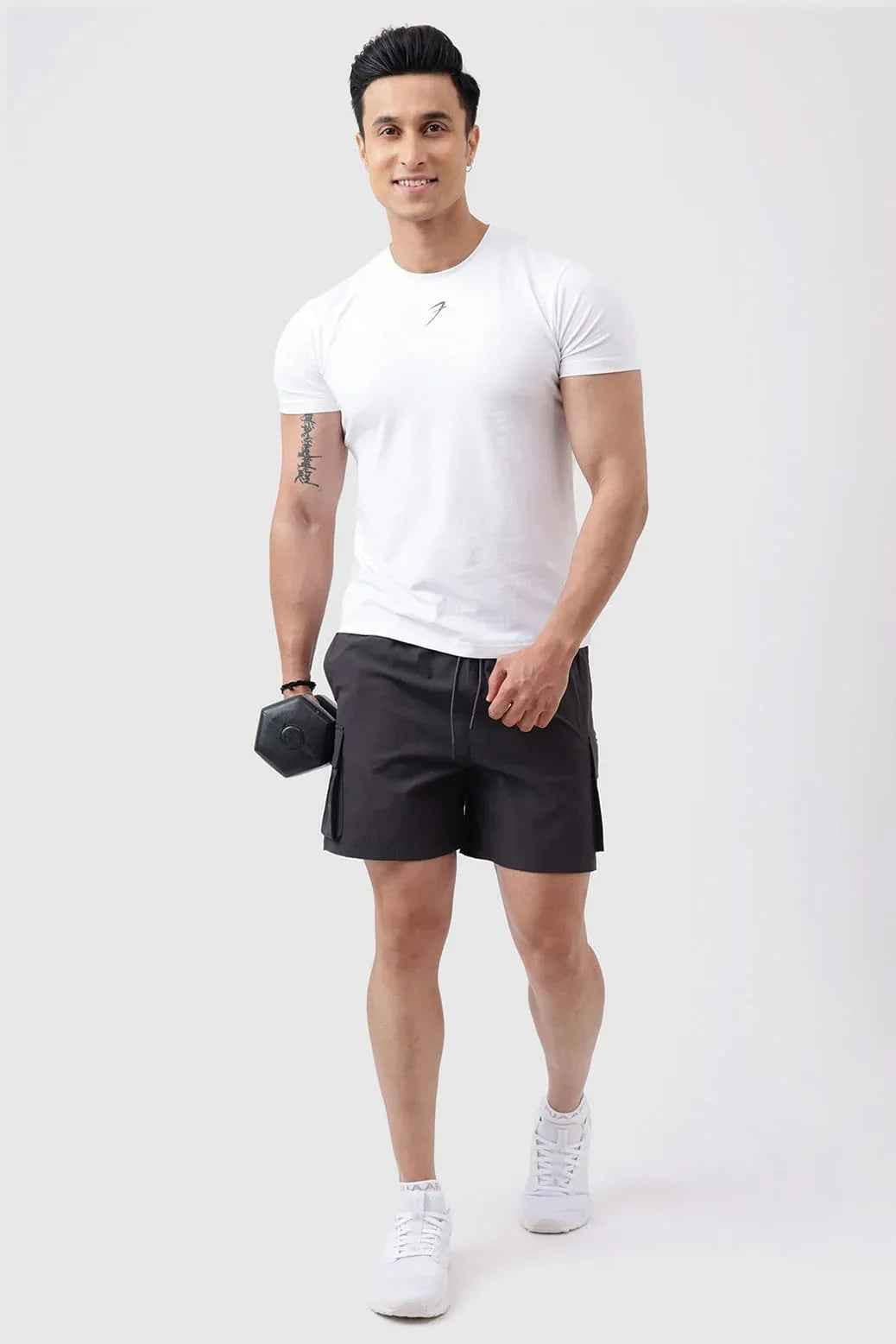 Fuaark Nz Delta Cargo Shorts in grey, casual men's shorts with multiple pockets and durable fabric for everyday wear.