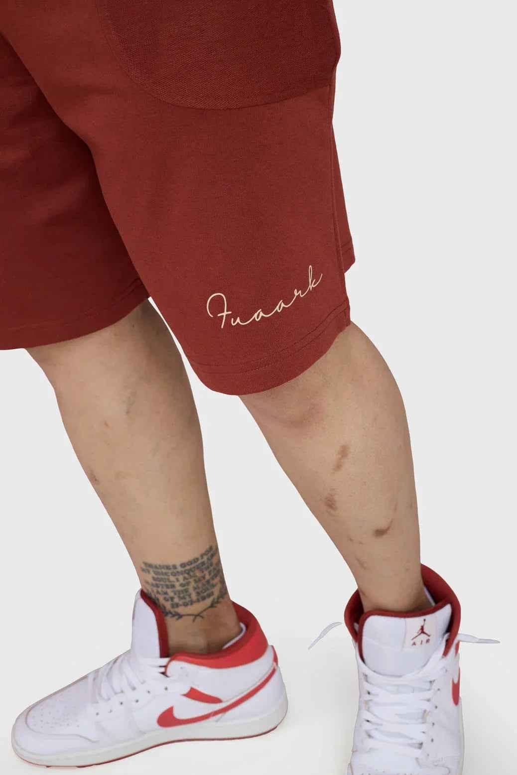 Fuaark Nz Weekend Rust oversized shorts for women, relaxed fit with a casual style, perfect for comfortable everyday wear.
