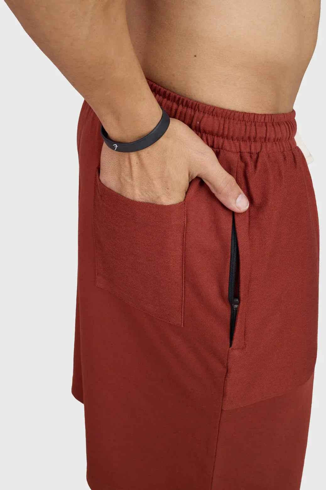Rust-colored Fuaark Nz oversized shorts for women, featuring a relaxed fit and casual style, perfect for weekend comfort.