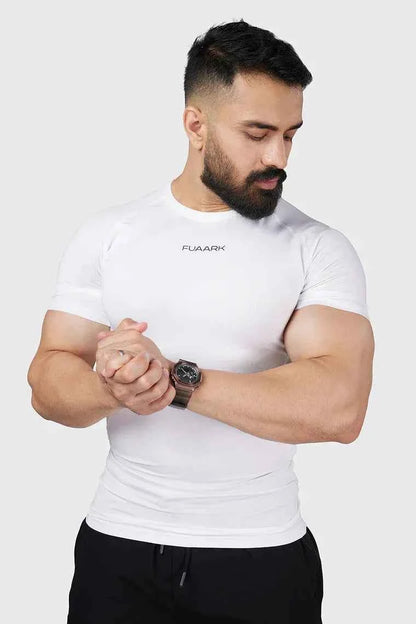 Fuaark Nz Compression 2.0 white T-shirt, premium fabric, close-up of the sleek, fitted design for athletic performance and comfort.