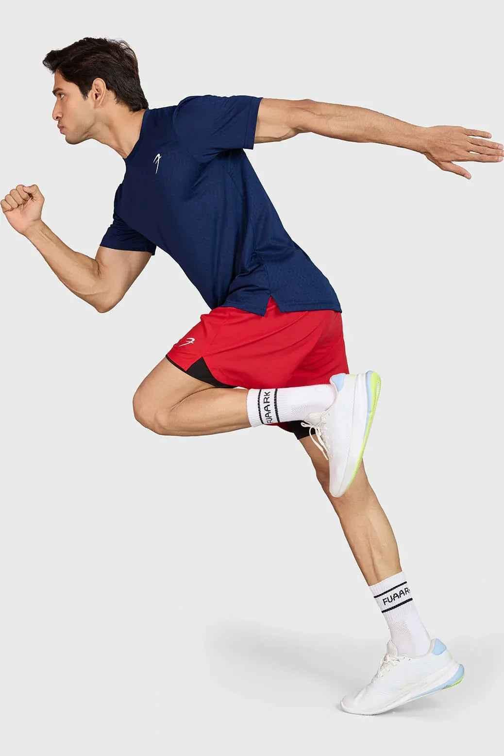 Fuaark Nz high-performance navy running T-shirt, lightweight and breathable for ultimate comfort during exercise.