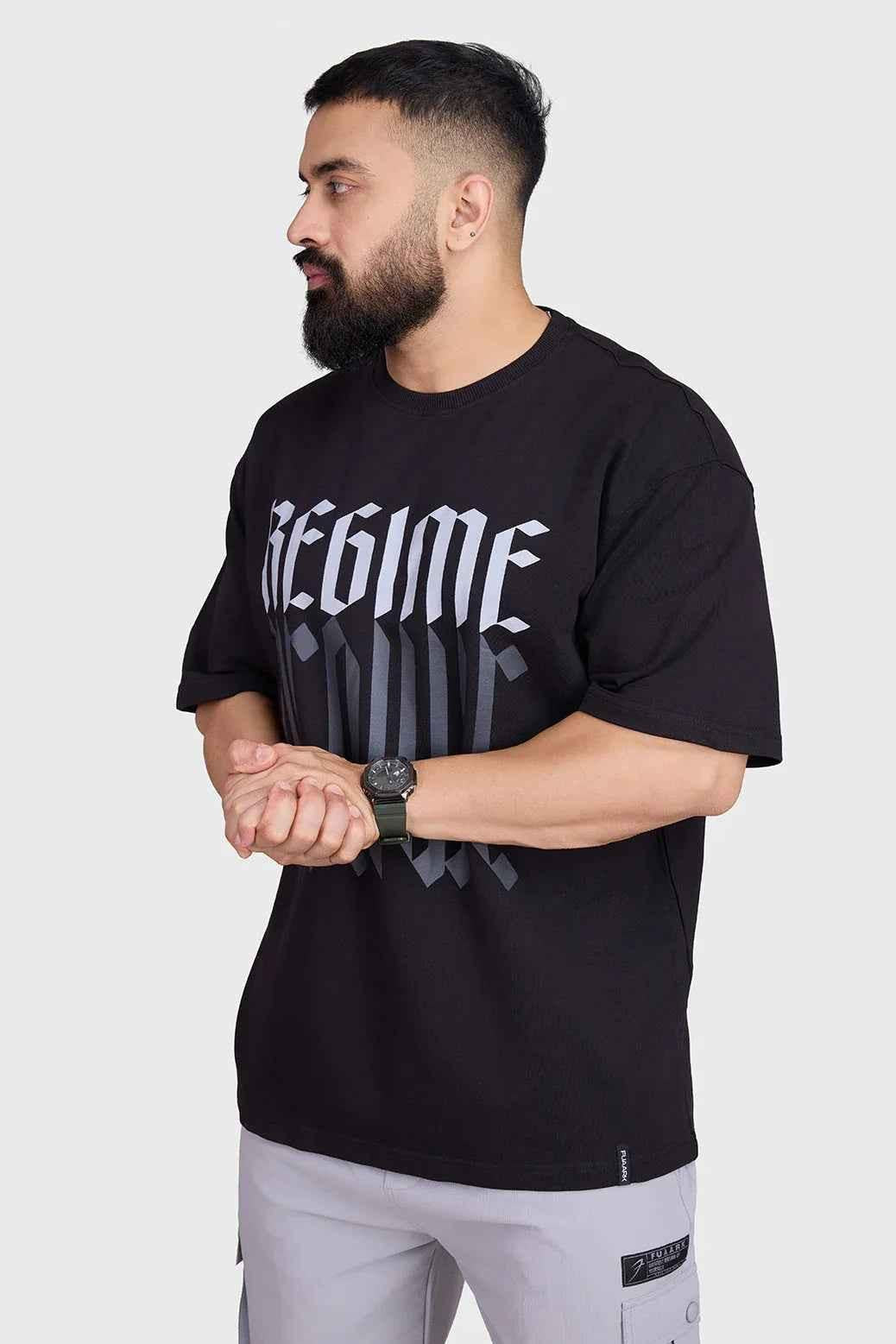 Fuaark Nz oversized black T-shirt with relaxed fit, soft fabric, designed for comfort and casual style.
