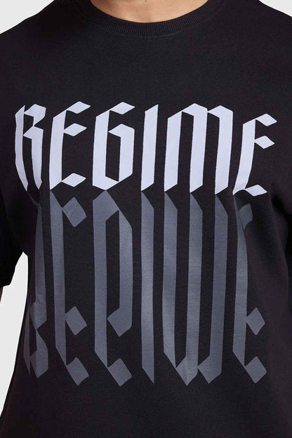 Fuaark Nz oversized black T-shirt for men, featuring a relaxed fit and casual style, perfect for comfortable everyday wear.