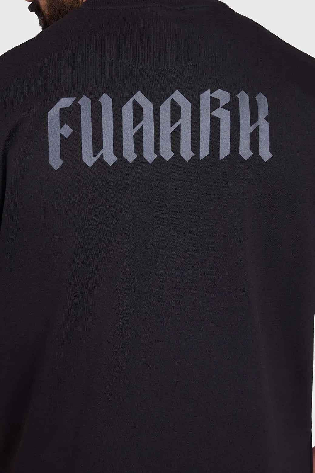 Fuaark Nz oversized black T-shirt for men, casual style, soft fabric, relaxed fit, perfect for comfortable everyday wear.