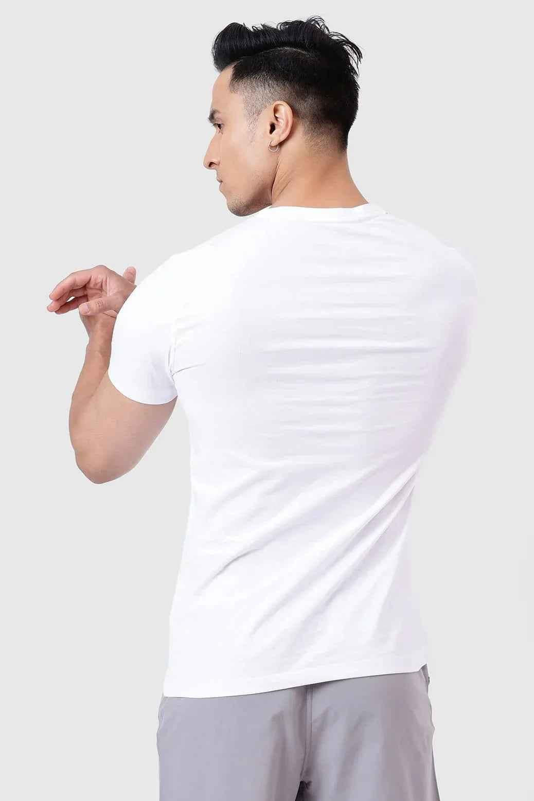 Fuaark Nz white T-shirt for men, casual t-shirt with a simple fit, showcasing effortless style and comfort.