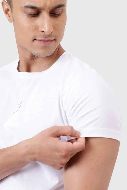 Fuaark Nz white T-shirt for men, casual and comfortable, with a simple crew neck and clean design for effortless style.