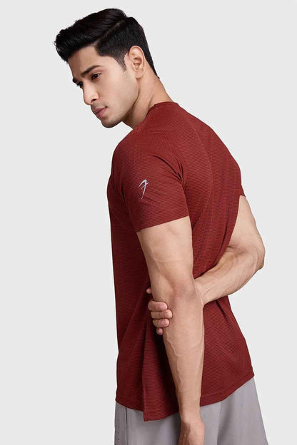 Fuaark NZ Checks Running T-shirt in Salsa color, casual athletic T-shirt with checkered pattern and short sleeves.