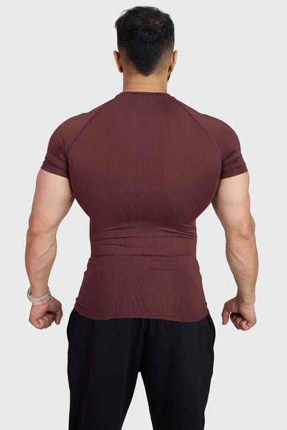 Fuaark Nz brown compression T-shirt for men, fitted athletic shirt with short sleeves and crew neck.