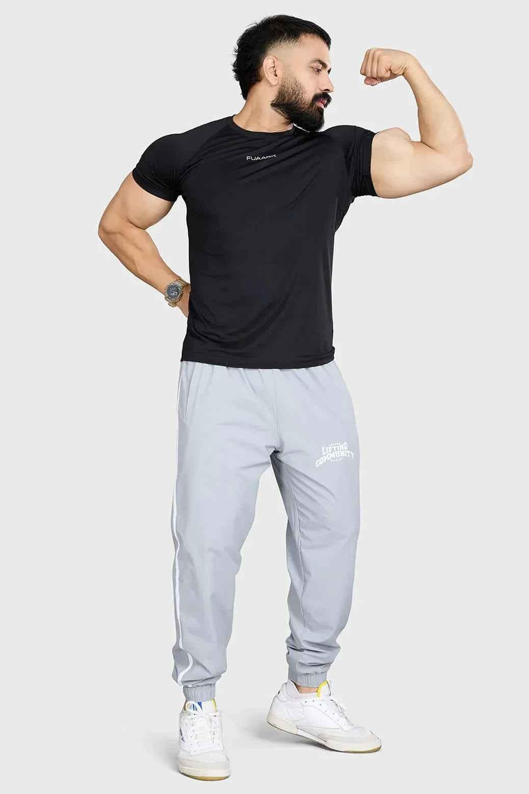 Fuaark Nz black T-shirt with a simple, stylish design, made from comfortable fabric, perfect for casual wear.