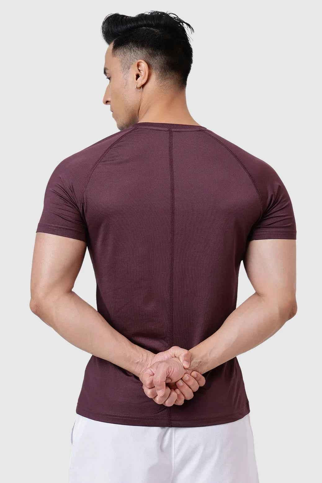 Fuaark Nz Dash T-shirt in Raisin color, casual short-sleeve tee with a modern fit and stylish design.