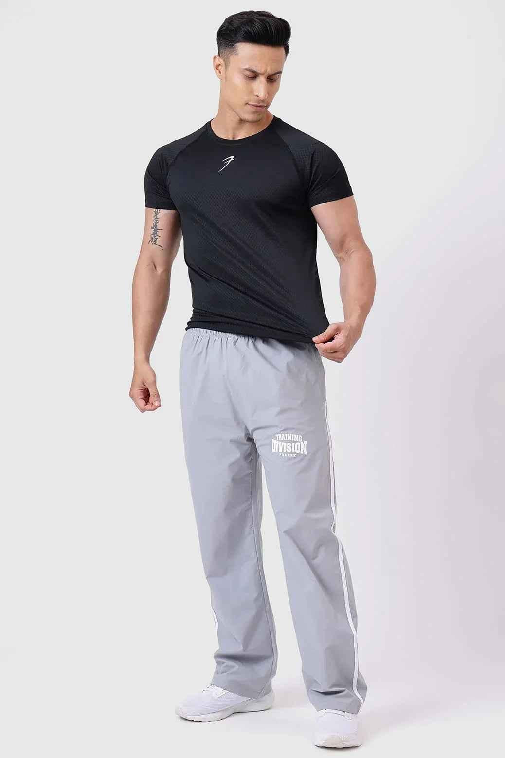 Fuaark Nz Grain Black T-shirt for ultimate comfort and style, showing the soft fabric and classic fit on a model.