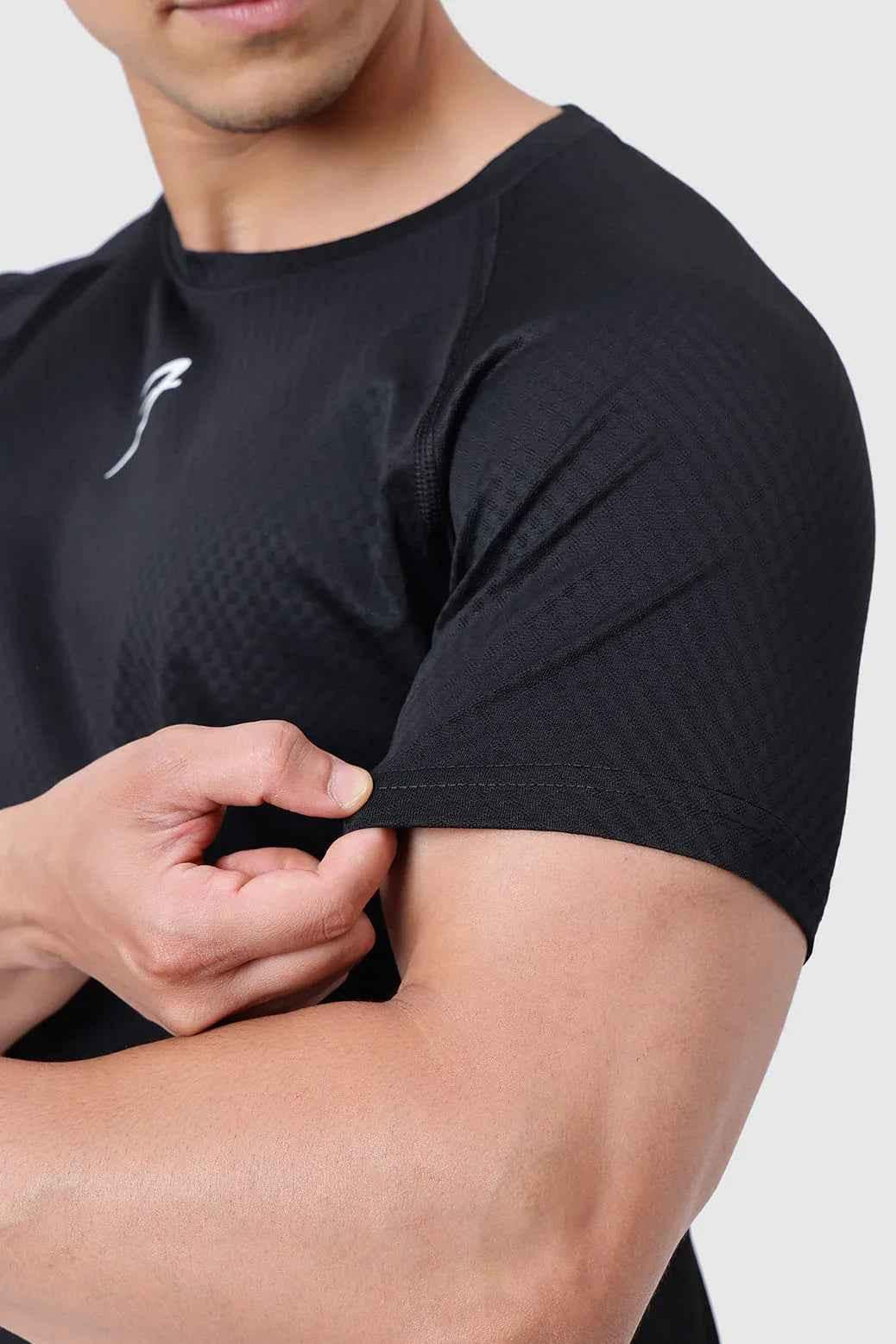 Fuaark Nz black T-shirt for men, soft and comfortable casual T-shirt with a simple, stylish design.