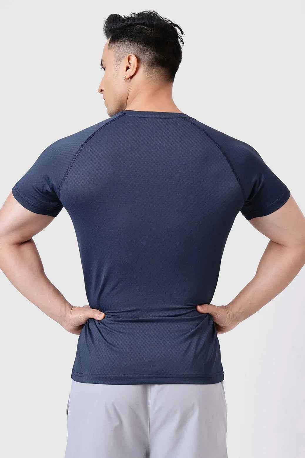 Fuaark Nz Grain Navy T-shirt for men, featuring a casual fit and versatile style in a comfortable cotton fabric.