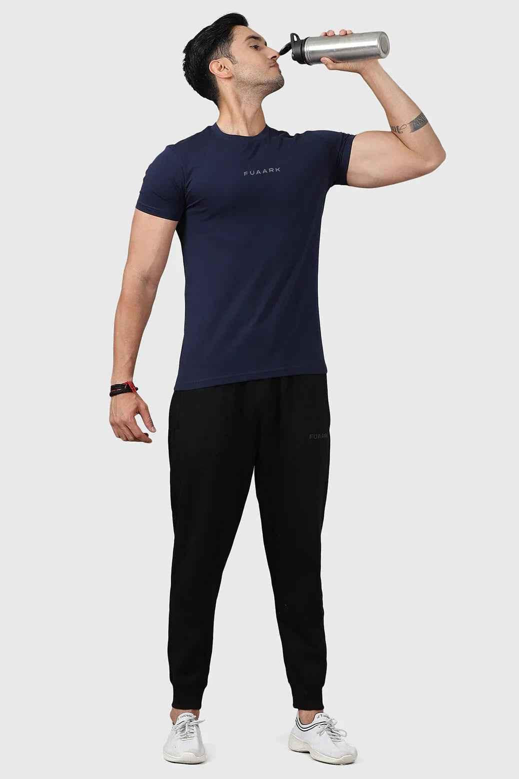 Navy Fuaark Nz Legacy Crew Neck T-shirt, casual short-sleeve T-shirt with a classic fit and soft fabric.