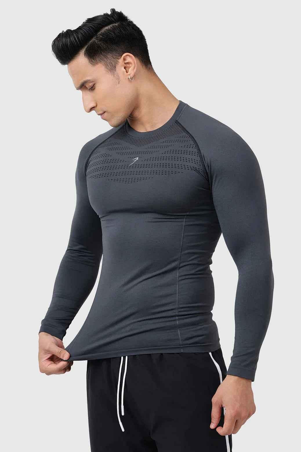 Charcoal Power Seamless Fullsleeves T-shirt by Fuaark NZ, close-up of the fitted, smooth fabric design on the black long-sleeve shirt.