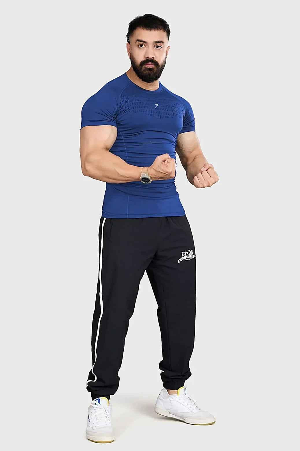 Fuaark Nz Power Seamless T-shirt in blue with logo, casual fit, lightweight fabric, designed for comfort and style.